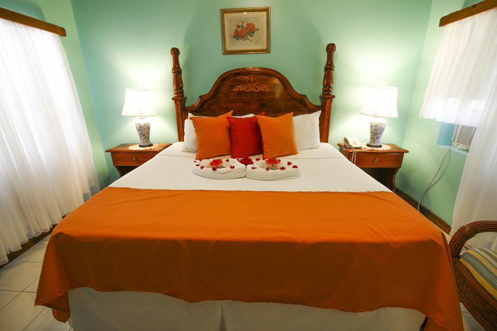 Rayon Hotel Negril Exterior foto